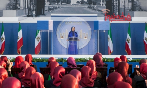 تروریست؛ فرقه‌گرای متعصب مستبد،یا قهرمان دموکراسی ایران؟