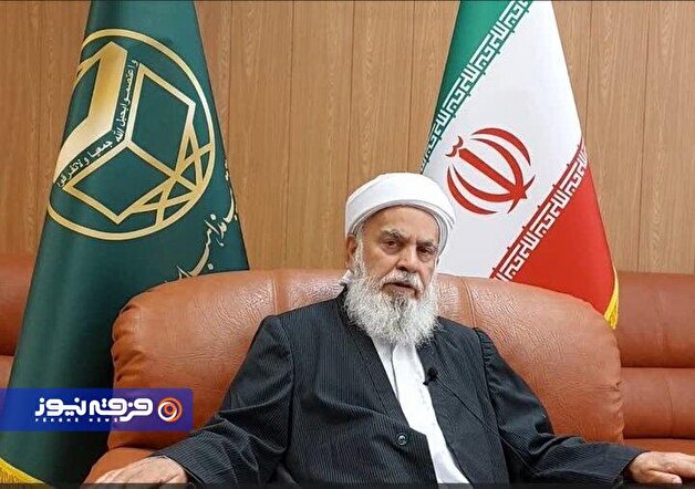 رهبر معظم انقلاب محور وحدت جهان اسلام و ملت شریف ایران هستند